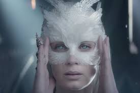 Is winter's war about a rivalry between two sisters, the dastardly ravenna (theron) and the devastated freya (emily blunt)? The Huntsman Winter S War The Gleefully Glitzy Female Driven Blockbuster Summer Movie Season Deserves Vanity Fair