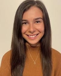 Hallie Henry's Instagram, Twitter & Facebook