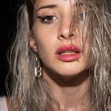 How can I practice English with native speakers via videocall?