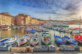 But the town has plenty for everyone. Saint Tropez Wikiwand