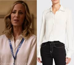 Doctors at a teaching hospital in seattle hone their bedside manners on and off the job in this medical drama. Greys Anatomy Season 16 Fashion Clothes Style And Wardrobe Worn On Tv Shows Shop Your Tv