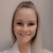 Lynette Lind's Instagram, Twitter & Facebook