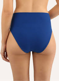 Maillots de bain grande taille parce que les femmes ont des rondeurs, lemon curve met à l'honneur les femmes aux courbes généreuses et propose de nombreuses marques spécialisées dans les maillots de bain grandes tailles. Bas De Maillot De Bain Taille Haute Darling Bleu