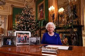 Around 150 of those lucky enough to work there, enjoy accomodation inside the castle. The Queen Prince Philip S Home Is The World S Largest Occupied Castle See Inside Hello