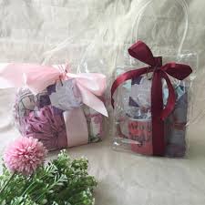 Pidato hari guru biasanya disampaikan pada saat peringatan hari guru nasional yang jatuh pada tanggal 25 november. Teachers Hampers Kado Hadiah Hari Guru Shopee Indonesia