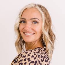 Danae Roberts's Instagram, Twitter & Facebook