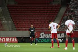 Αποθέωση των παικτών του παοκ κατά την άφιξή τους στο αεροδρόμιο ελευθέριος βενιζέλος της αθήνας μετά την κατάκτηση του κυπέλλου απέναντι στον ολυμπιακό. Photo Albums Paokfc