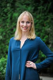 An dieser stelle findest du inhalte aus instagram. Louisa Von Spies Ist Zuruck Am Furstenhof Sturm Der Liebe Sturm Liebe