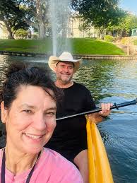 What are suggested kayak spots in Glen Rose area?