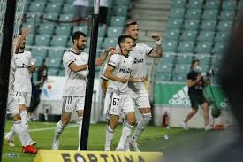 Both teams try to perform well in uefa champions league. Zlz1bv3 Dabkdm