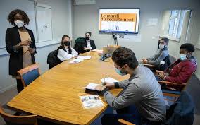 Un beau témoignage recueilli par zoé ambassadrice du service civique à la mission locale des jeunes de montpellier méditerranée métropole. Emploi Des Jeunes La Mission Locale D Aulnay Sous Bois Sur Le Front Le Parisien