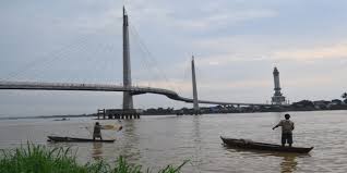 Banyak sungai yang memiliki aliran panjang hingga mencapai ribuan kilometer dan melintasi berbagai negara. Mitos Asal Usul Nama Sungai Batanghari Warga Jambi Wajib Tahu