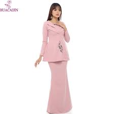 Alahaiiii yang ni pun cantik.!! Busana Muslim Wanita Terbaru Baju Kurung Elegan Baju Kurung Depan Setengah Ritsleting Gaya Manik Manik Bagus Buy Malaysia Baju Kurung Tinggi Akhir Beads Baju Setelan Hotsale Wanita Islam Pakaian Product On Alibaba Com