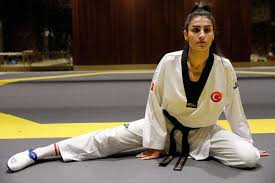 Hatice kübra i̇lgün, 1 ocak 1993 (01.01.1993) tarihinde kars'ta doğmuştur. Hatice Kubra Ilgun Ilk Hedefim Avrupa Sampiyonasi Gaziantep Haberleri