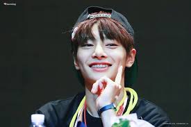 Jeongin Pics Jeonginpics Twitter Stray Reasons To Smile Boy Idols