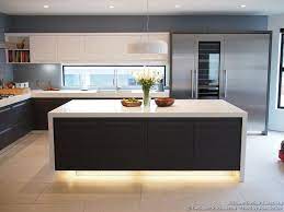 We've compiled everything you need to know about renovating your kitchen to make it the best it. Designer Kitchens La Pictures Of Kitchen Remodels Kuchen Design Kuchen Ideen Modern Moderne Kuche