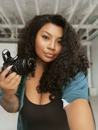 Meet Yessenia Perez – CanvasRebel Magazine