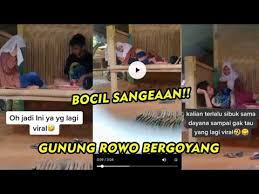 Video viral gunung rowo bergoyang. Video Viral Gunung Rowo Pati Gegara Lirikan Mata Gadis Ini Disetop Saat Naik Motor Lalu Dirundung Suara Jateng Sign In To See Videos Available To You