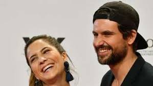 Ob valentina pahde und rúrik gislason wirklich ein paar sind, bleibt unklar. Gzsz Star Schwanger Der Vater Des Kindes Ist Ebenfalls Ein Promi Stars