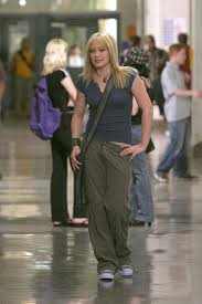 Pin By Michelle On A Cinderella Story 2004 Hilary Duff Style A Cinderella Story Hilary Duff