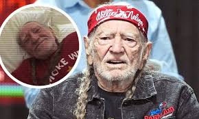 Willie Nelson, 92, Knows He's Got 'Finite Amount of Time Left' and 'Wants  to Use It Wisely' Amid Tour – National Enquirer | Latest Celebrity News,  Pictures & Entertainment