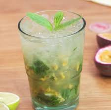13 Cocktails Videos Mojito Recette Passion Fruit Mojito Mojito Cucumber Vodka Drinks