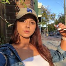 Sara Safi (@iamsarasafi)