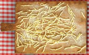 Pastaschule 3 Ligurische Trofie Selber Machen Gustinis Feinkost Blog Nudeln Selber Machen Pasta Selber Machen Nudelgerichte Rezepte