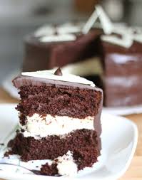 Cookies and cream is great. Chocolate Cake W White Chocolate Mousse Recipe Cake Fillings Cake White Chocolate Mousse