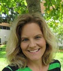 Melissa Sefton's Instagram, Twitter & Facebook