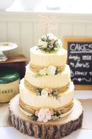 Questions To Ask The Wedding Florist When You Plan A Wedding Wedding Planning Tip 289 Wedding Cake Rustic Cream Wedding Cakes Rustic Wedding Cake