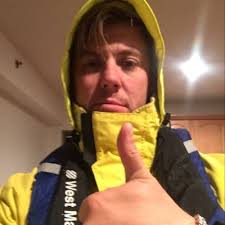 Tom Sellers (@tmy_frm_the_dks)