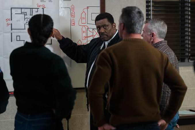 Chicago Fire' welcomes back Eamonn Walker in new role