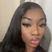 Katy Powell-Anderson (@KAndersoon)