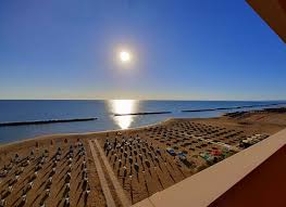 Als je je haren los wil gooien en lekker uitgaan? Hotel Pescara 4 Sterne All Inclusive Superiopr Montesilvano