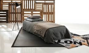 Pouf moderno e giovanile ideale per rendere più piacevole ed accogliente il salotto o camera da letto. Pouf Letto