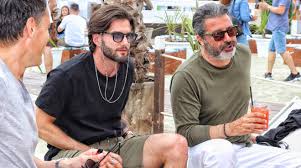 I beach party sono prima di tutto l'anima del nostro divertimento, mai uguali e sempre coinvolgenti, per questo motivo trasformano la tradizionale spiaggia romagnola in uno dei migliori beach club al mondo. Il Papeete Beach Ha Inaugurato La Stagione Estiva 2021 Con L Influencer Andrea Melchiorre Ravennanotizie It