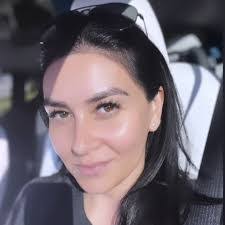 Tara Meraz's Instagram, Twitter & Facebook