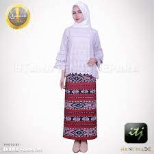 Jul 19, 2017 · jenis kain tradisional indonesia yang terkenal antara lain batik, songket, tenun ikat, tenun sulam dan ulos. Model Atas Bawah Dari Kain Tenun Cara Mencuci Dan Merawat Kain Tenun Di Rumah Bisa Ditiru Baju Tenun Wanita Jual Kain Online Model Baju Tenun Kain Khas Indonesia Tas Etnik