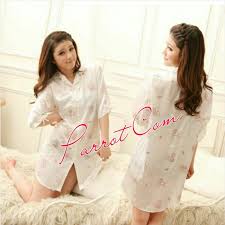 Baju tidur model celana 3/4 untuk ibu yang nyaman di pakai tidak panas, terbuat dari bahan kaos yang tebal dengan berbagai corak dan motif sesuai trend fashion masa kini. Bajutidur Daster Kemeja Baju Tidur Piyama Kancing Satin Seksi Murah Prrt Elevenia
