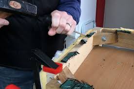 Die essplätze von schösswender bestechen durch hochwertige materialien, beste verarbeitung und zeitlose eleganz. Einen Stuhl Neu Bespannen Und Polstern Landchenlust