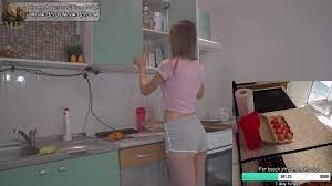 Gavrilka Cooking in Hot Booty Shorts - Thothub
