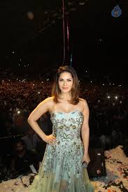 Image result for sunny leone sexy photo