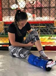 She competes in the flyweight division of bellator mma. V Polku Osetinskih Devushek Bojcov Pribylo Diana Avsaragova Stremitsya K Bolshim Pobedam 15 J Region