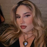 Amanda Manriquez's Instagram, Twitter & Facebook