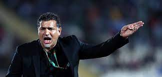 علی دایی ‎ pronounced ʔæliː dɑːjiː; Ali Daei Provodit Trenirovki Verhom Na Kone