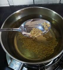 Halba ialah rempah yang sering digunakan di dalam masakan, tetapi penggunaan air rebusannya juga membawa banyak kebaikan bukan sahaja untuk kaum hawa, malah untuk para. Mingguan Wanita Kelebihan Air Rebusan Halba Buat Wanita Facebook