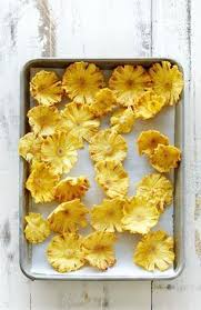 Des Fleurs D Ananas Chatelaine Fleurs D Ananas Ananas Ananas Deco