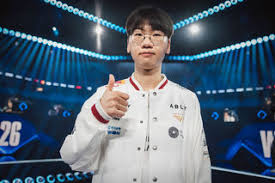 [롤드컵 톡톡] "팀원들과 챔피언 고민 많았지만 완벽 적응", T1 8강 견인 '도란' 최현준