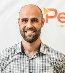 Eduardo Schaefer's Instagram, Twitter & Facebook